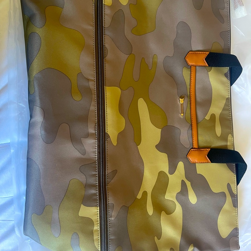 Stella & Dot camo weekend bag